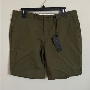 Stylish Green Men's Flat Front Shorts
